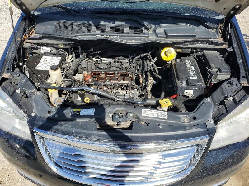2014 Chrysler Town & Country Touring l