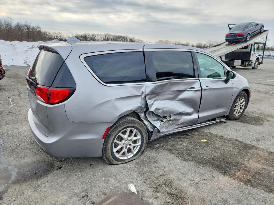 2017 Chrysler Pacifica Touring l