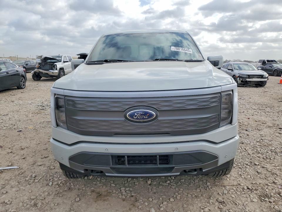 2023 Ford F150 Lightning pro