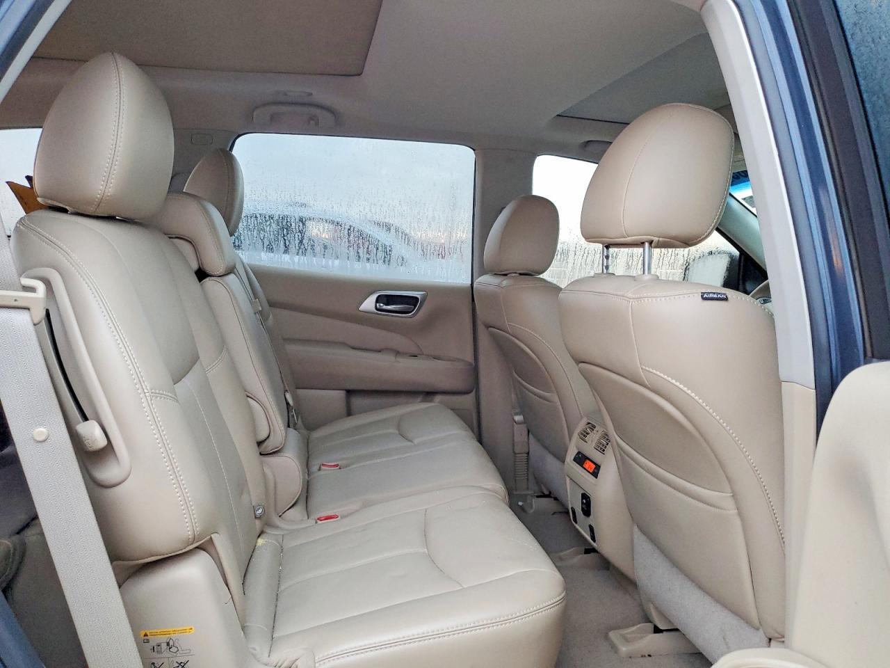 2014 Nissan Pathfinder s