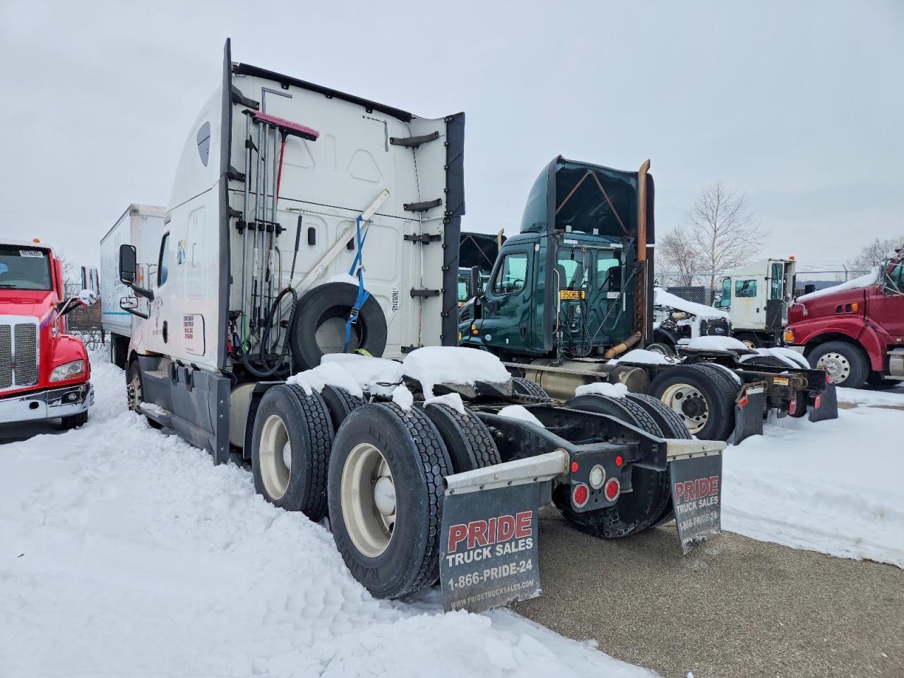 2020 Freigliner 2020 Freightliner Cascadia 126 Semi Truck