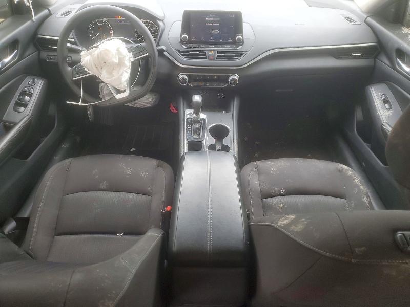 2022 Niss Altima 2.5 sv