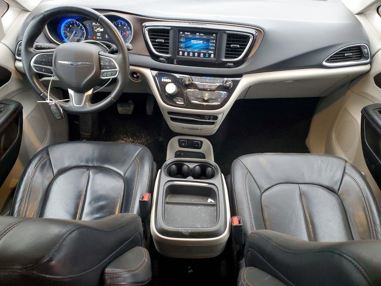 2018 Chrysler Pacifica Touring l