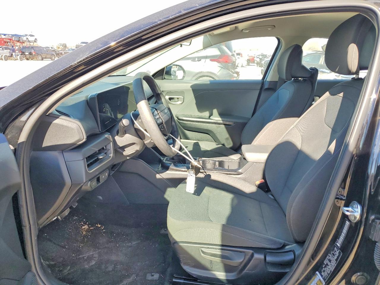 2025 KIA K4 lx