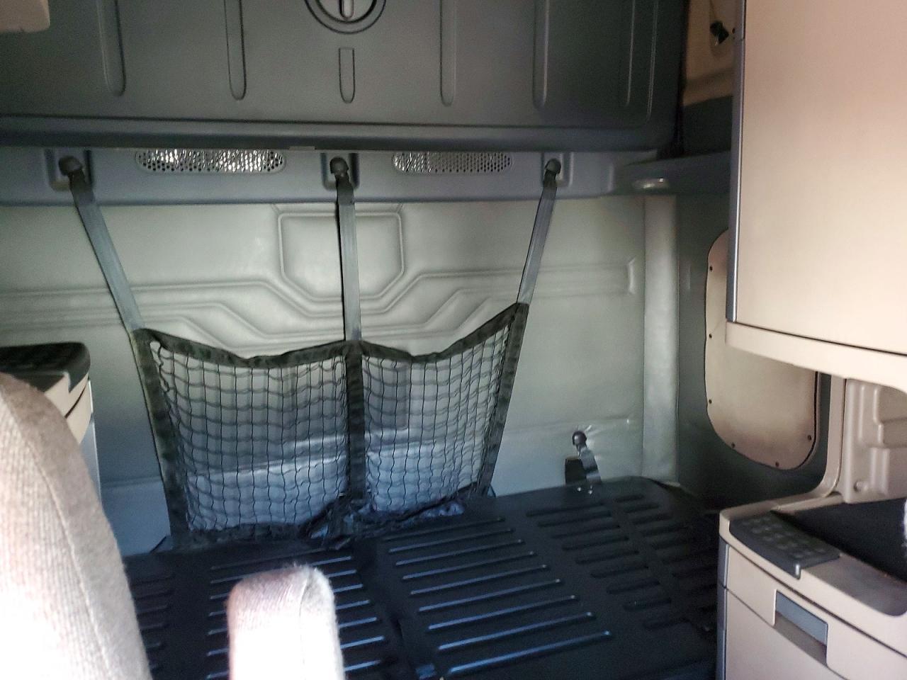 2012 Freightliner Cascadia 1-Truck Cab AND Chassis