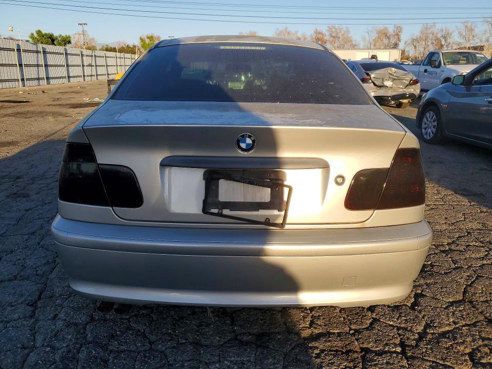2002 BMW 325 i