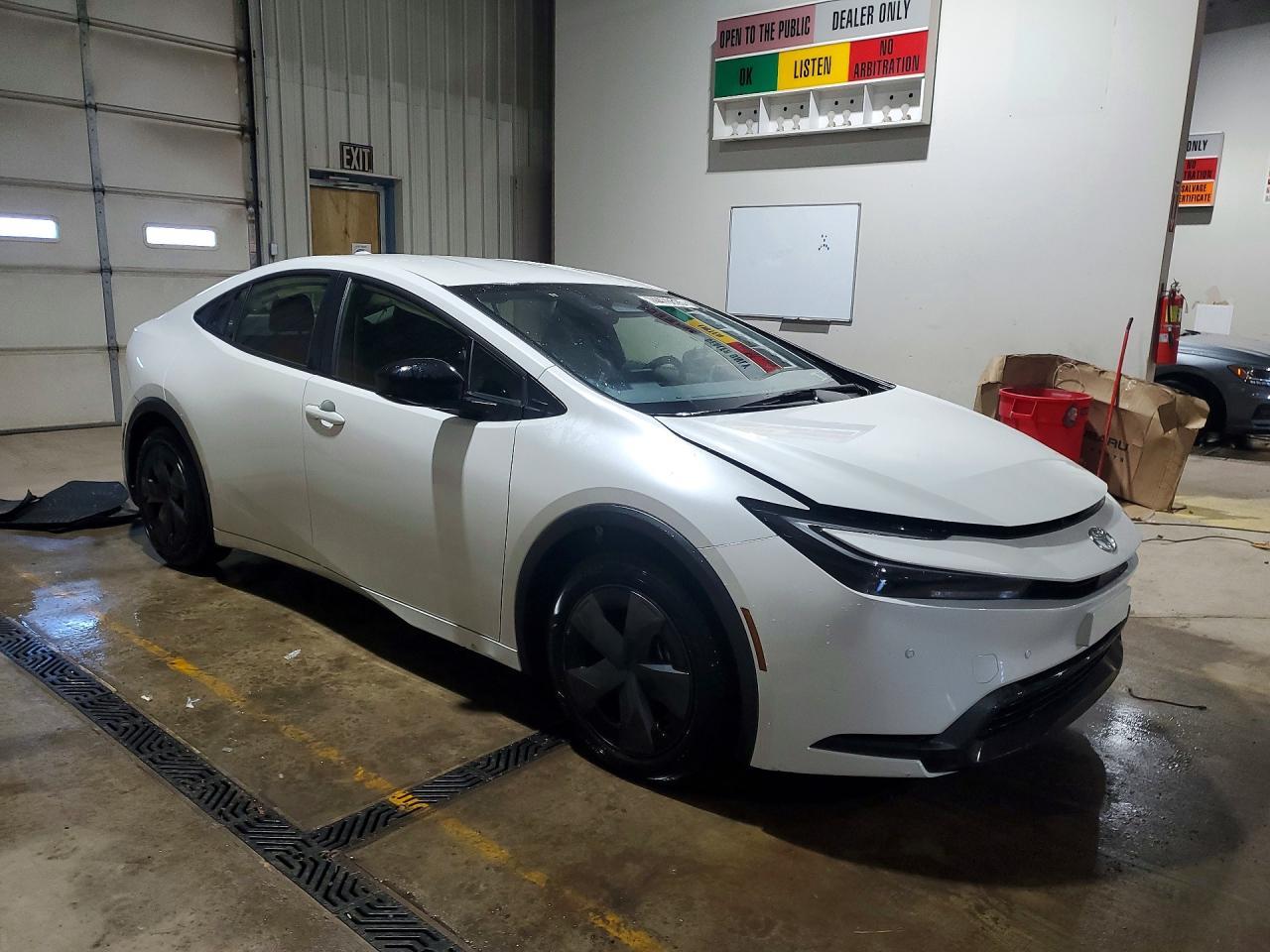 2024 Toyota Prius le