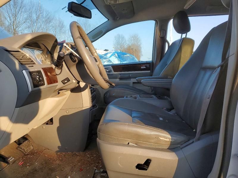 2010 Chrysler Town & Country Touring