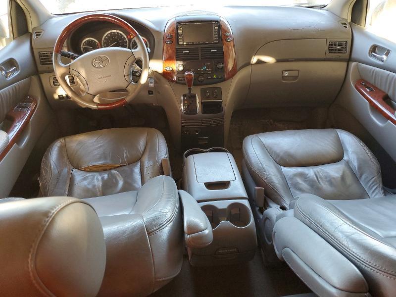 2004 Toyota Sienna xle Limited 7-passenger
