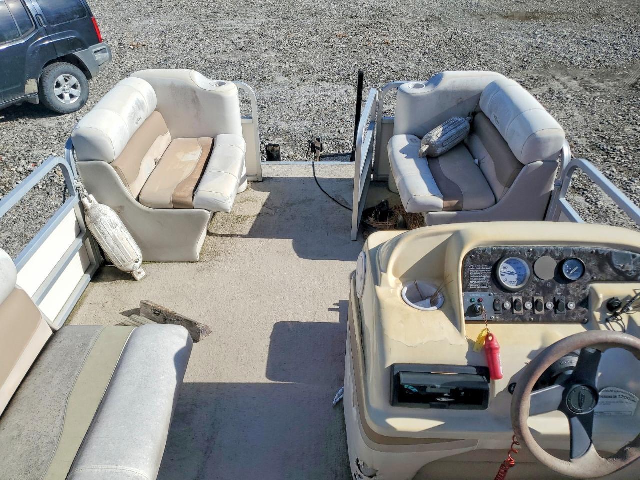 2002 Sylvan Marine 818 Mirage Cruise