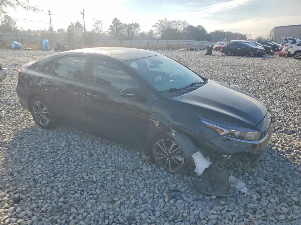2023 KIA Forte lx