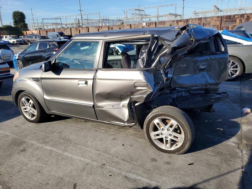 2010 KIA Soul +