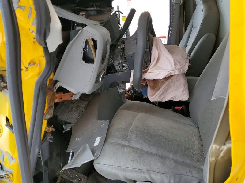 2022 Ford Econoline E350 Super Duty Cutaway Van