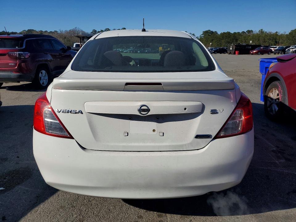 2013 Nissan Versa 1.6 s