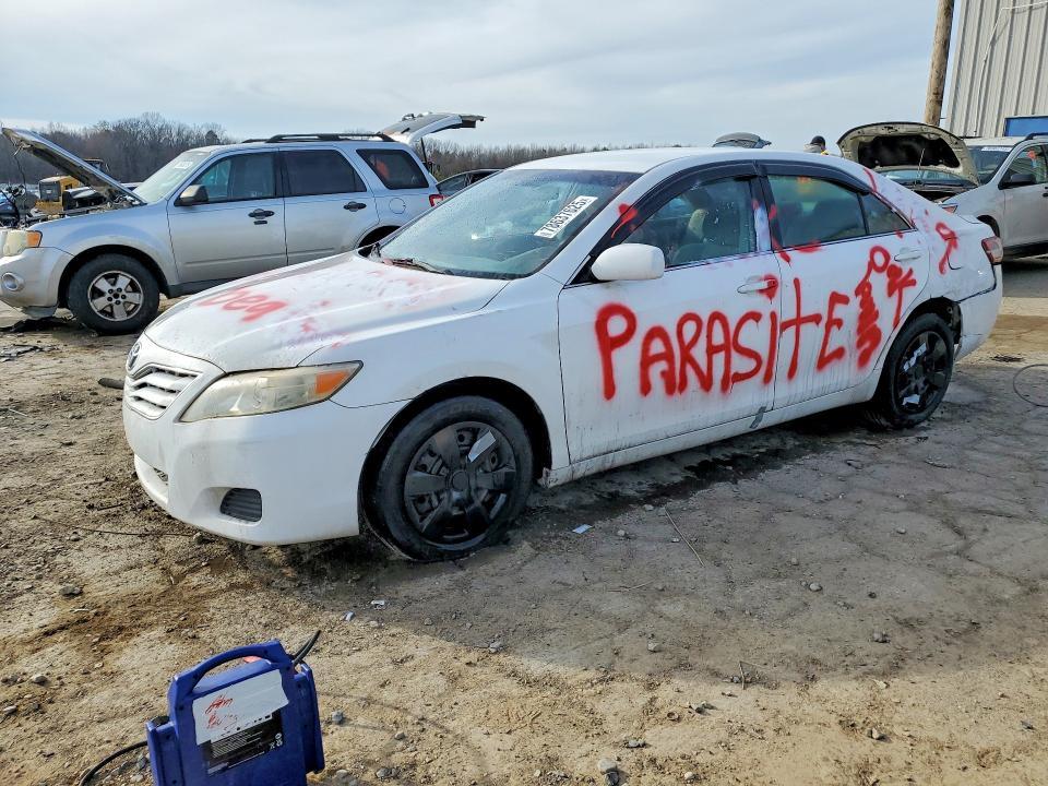 2011 Toyota Camry le