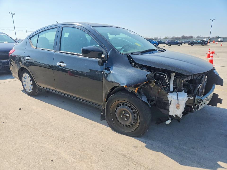 2019 Nissan Versa sv