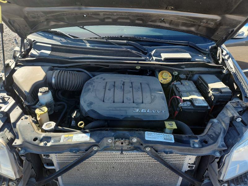 2015 Chrysler Town & Country Touring l