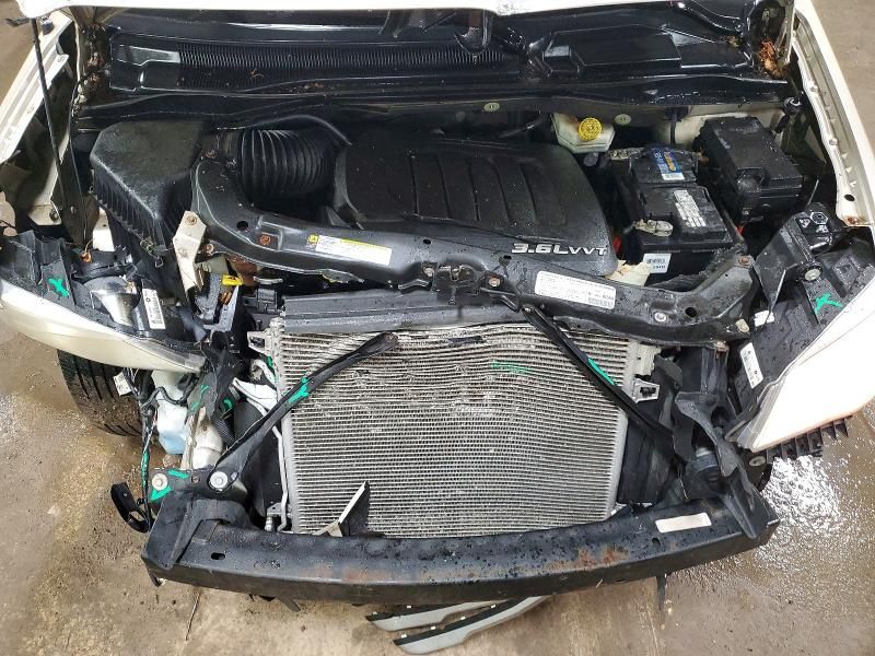 2013 Chrysler Town & Country Touring l