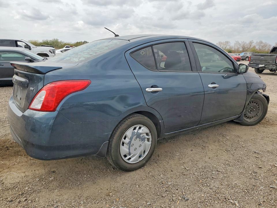 2017 Niss Versa