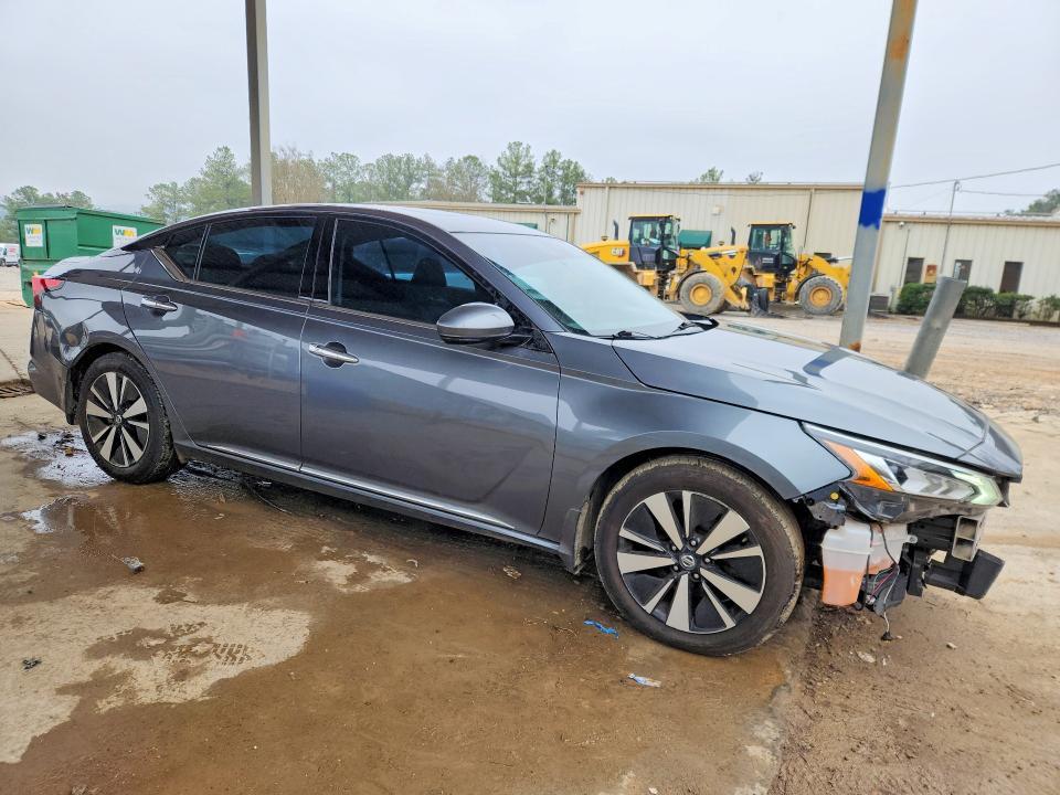 2020 Nissan Altima sv