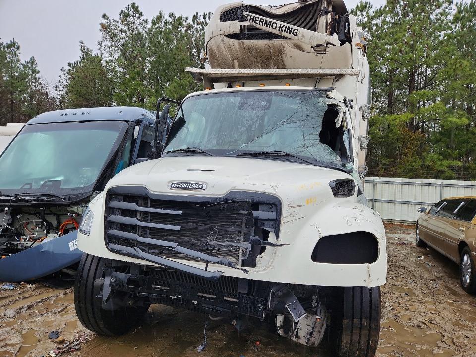 2025 Freigliner 2025 Freightliner Business Class M2 Refrigerated b