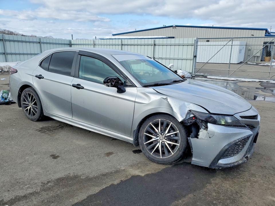 2021 Toyota Camry se