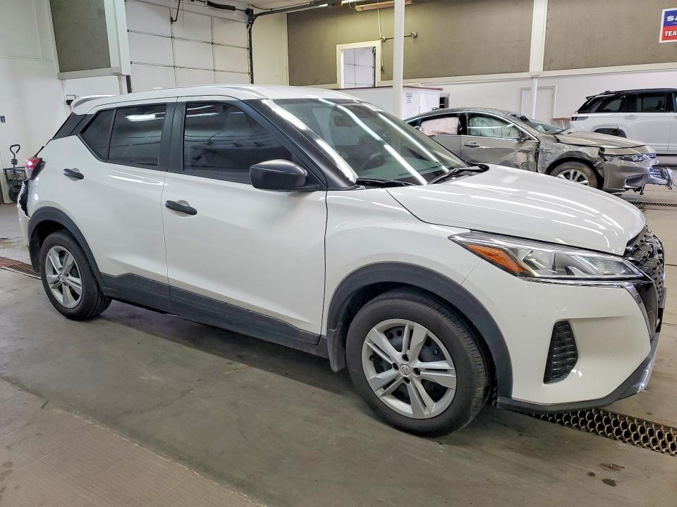 2024 Nissan Kicks s