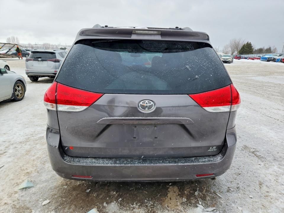 2011 Toyota Sienna le