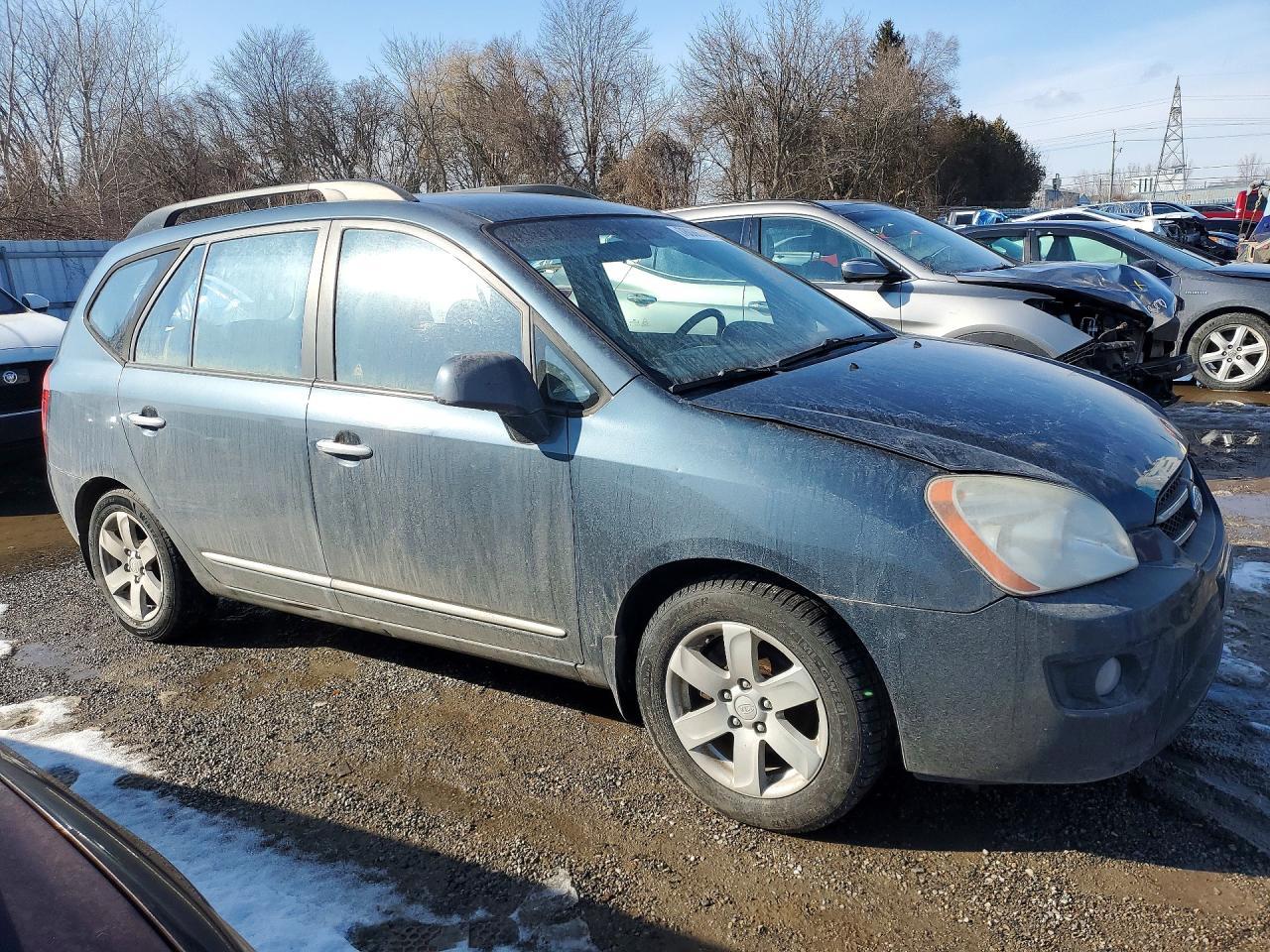 2009 KIA Rondo Base