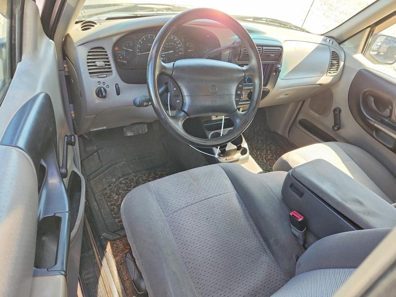 2000 Mazda B3000
