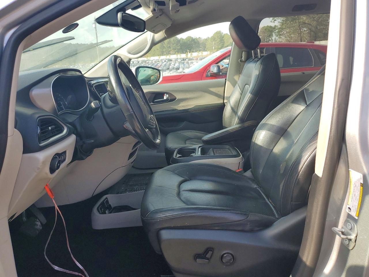 2020 Chrysler Pacifica Touring l