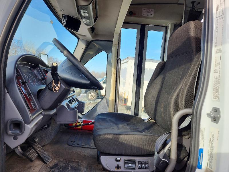 2014 Freightliner Business Class M2 Shuttle Bus