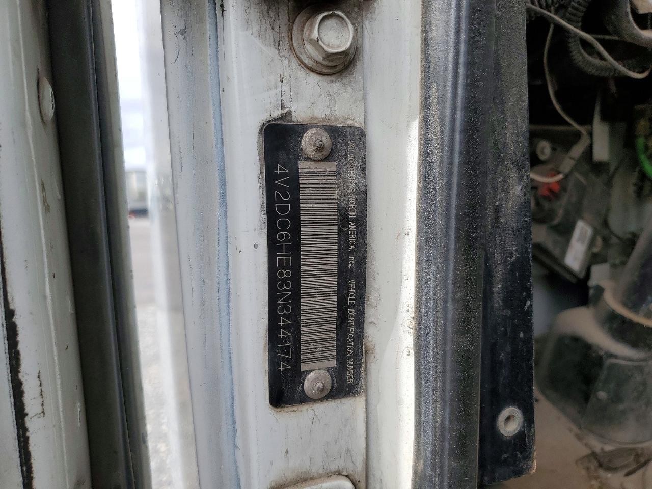 2003 Volvo Xpeditor wx Roll-off Container Truck