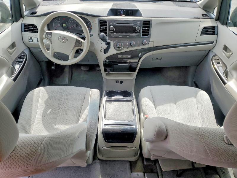 2012 Toyota Sienna le