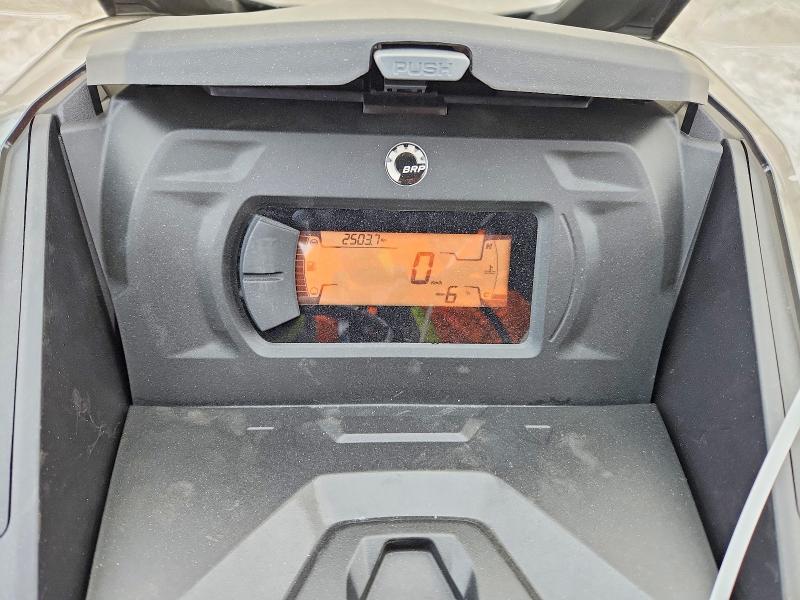 2024 Skidoo Renegade Adrenaline