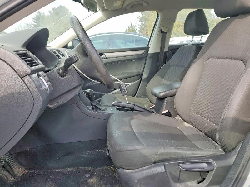 2013 Volkswagen Passat s