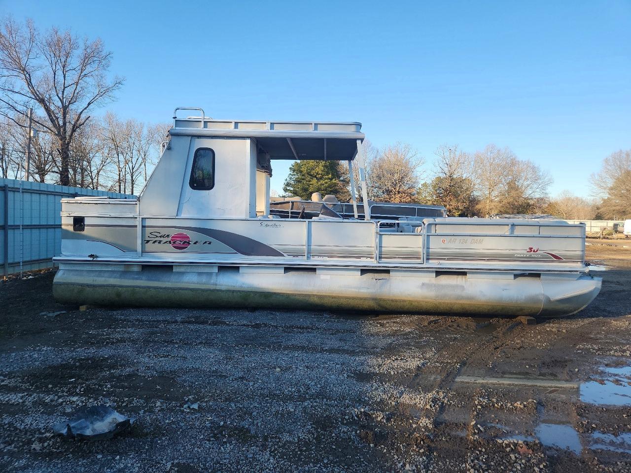 2002 Tracker Boat