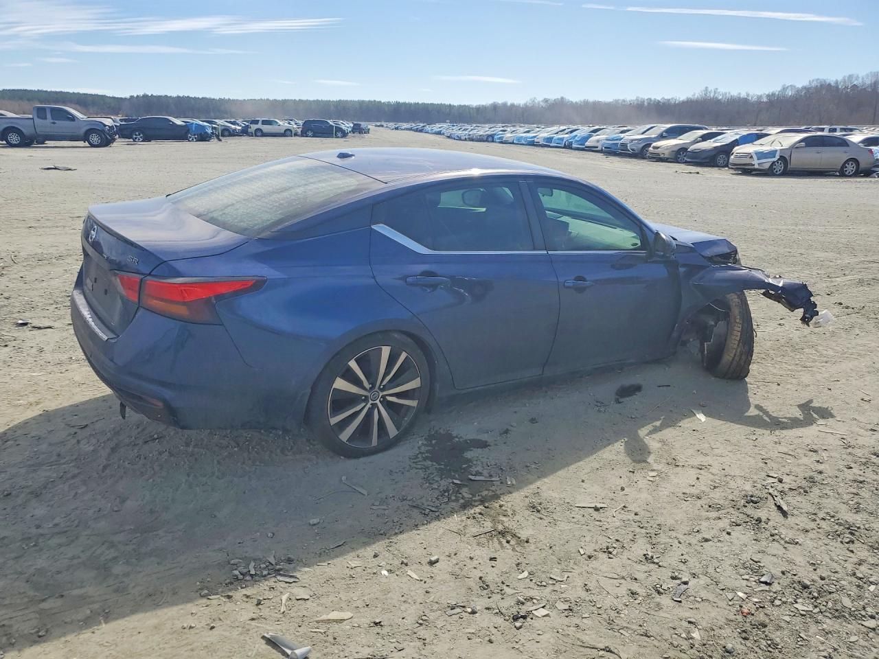 2021 Niss Altima sr
