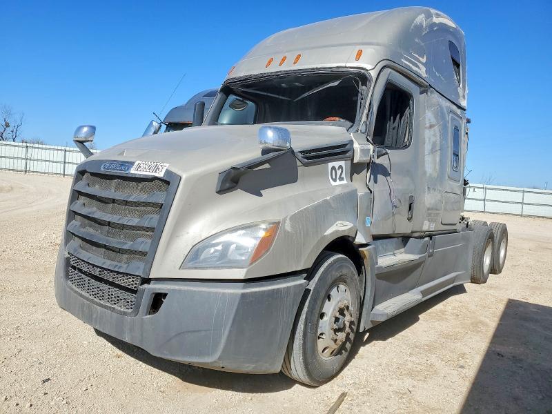 2020 Freightliner Cascadia 126 Semi Truck