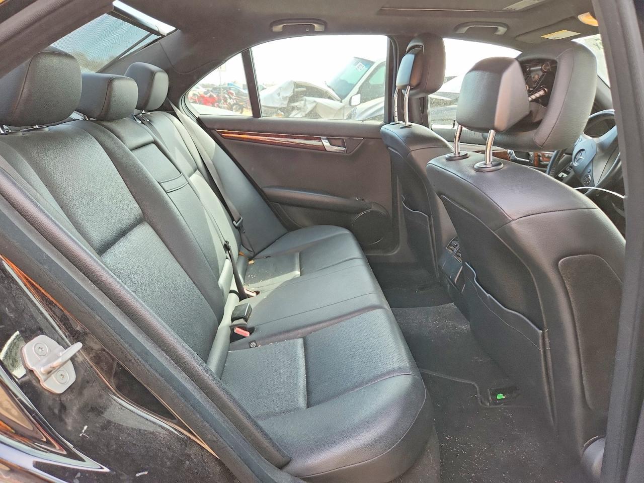 2011 Mercedes-Benz C300