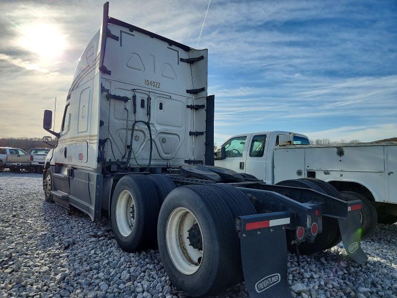 2020 Freigliner 2020 Freightliner Cascadia 126 Semi Truck