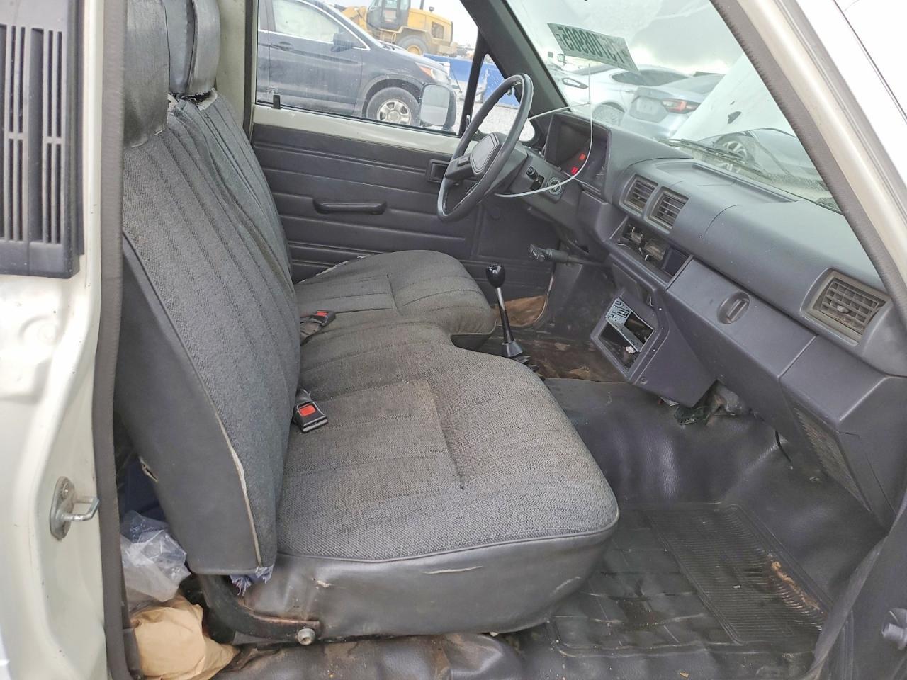 1987 Toyota Pickup 1 TON Long BED RN55