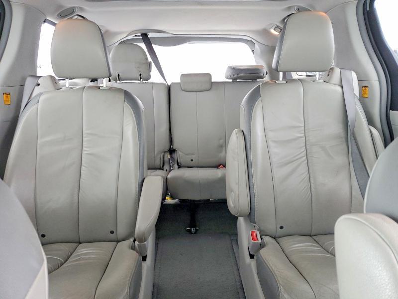 2011 Toyota Sienna xle