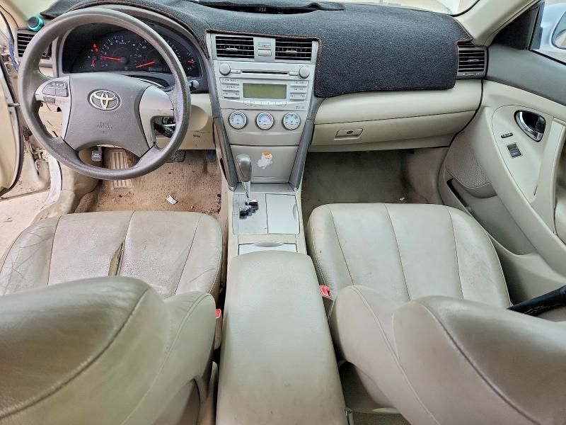 2010 Toyota Camry le