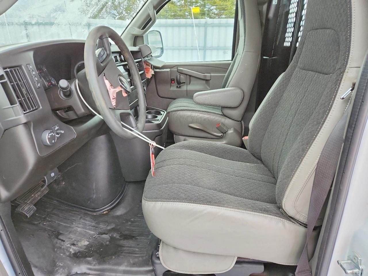 2025 GMC Savana G2500