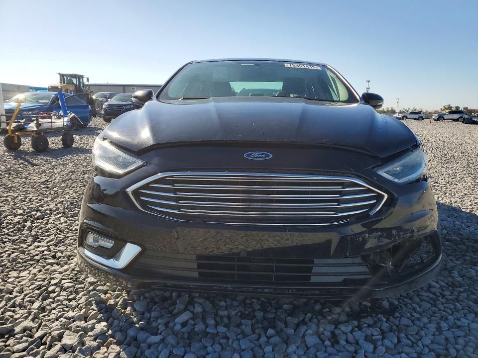 2018 Ford Fusion Titanium/platinum hev
