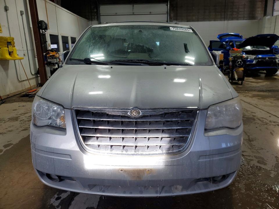 2010 Chrysler Town & Country Touring