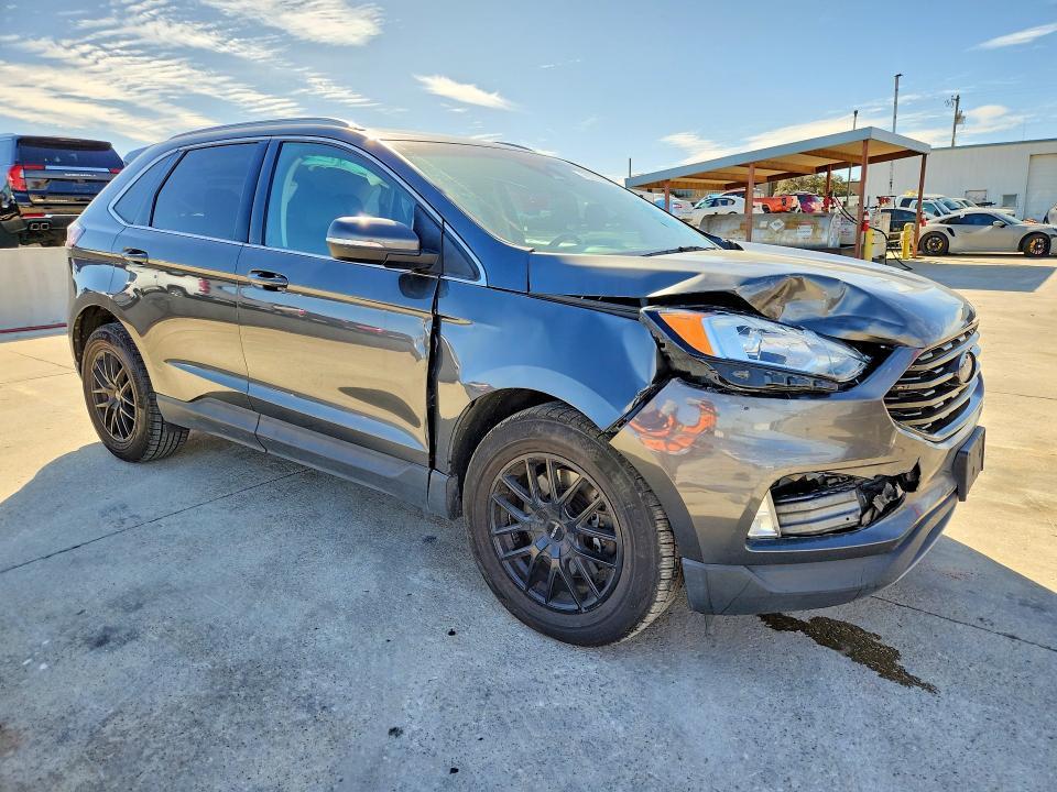 2019 Ford Edge sel
