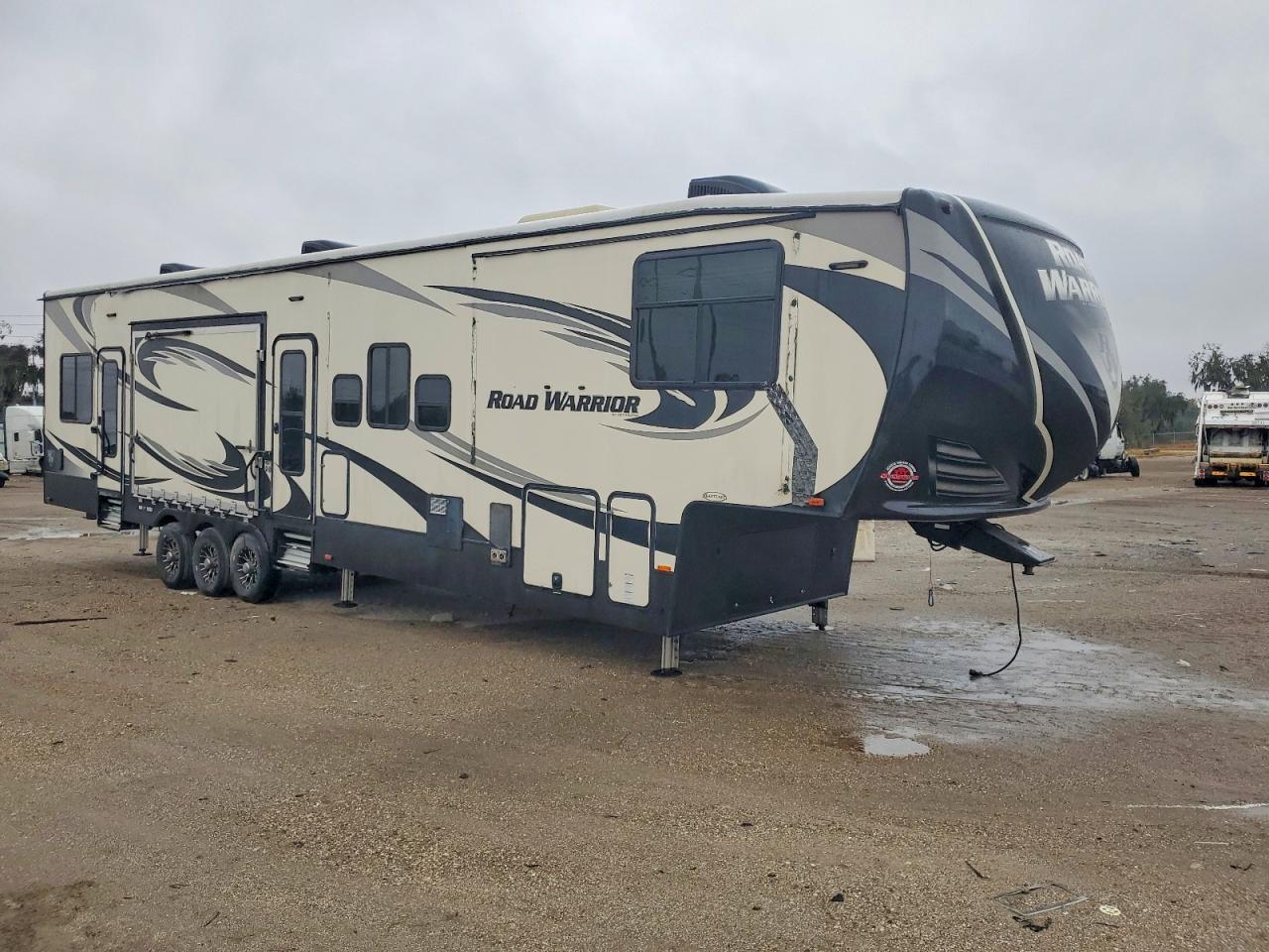 2017 Heartland Road Warrior Camper