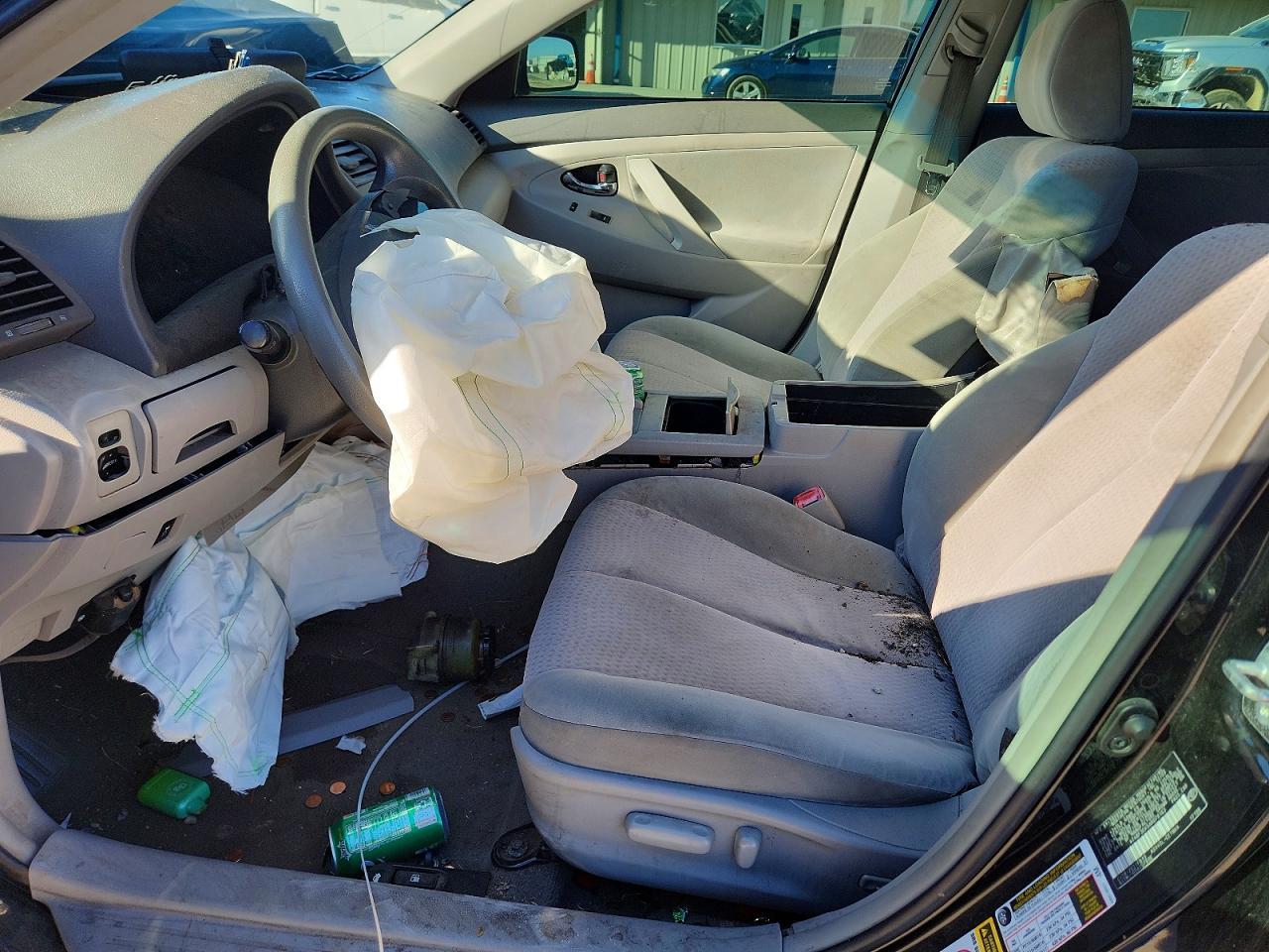 2010 Toyota Camry le